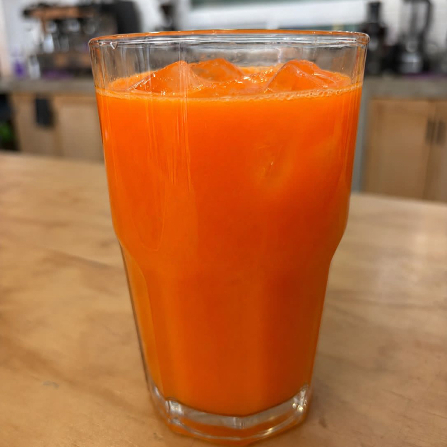 Jugo de naranja y zanahoria