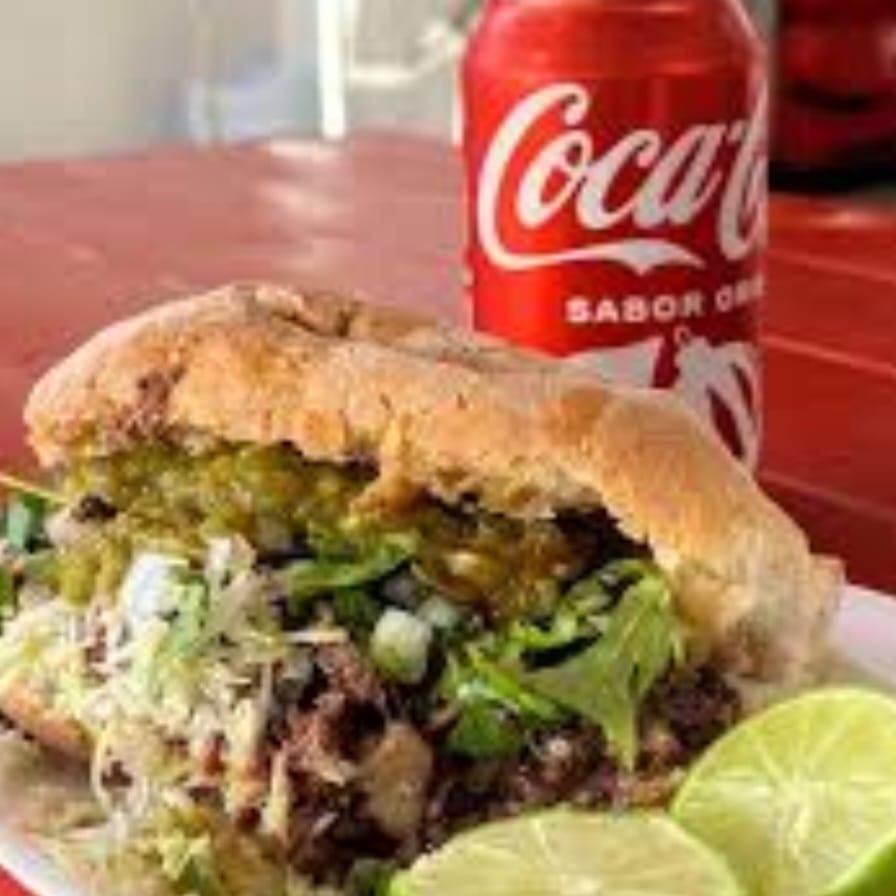 Lonche de barbacoa + coca cola de lata