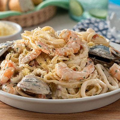 Fetuccini a la Crema con Mariscos