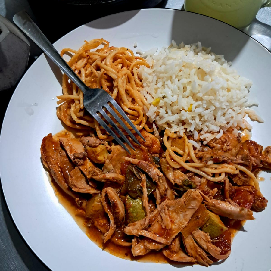 PAQUETE #5 TINGA DE POLLO PARA 3 PERSONAS