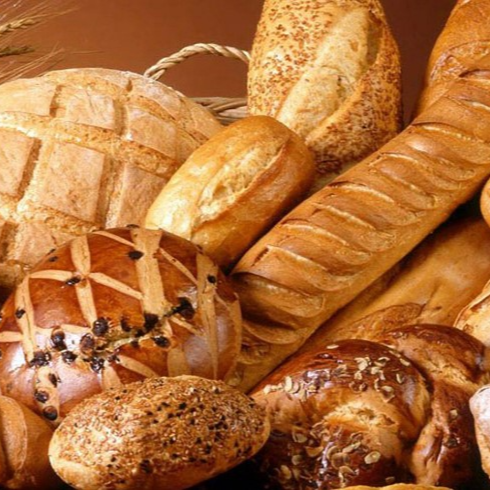 100g de hambúrguer, mussarela, tomate, alface e barbecue.