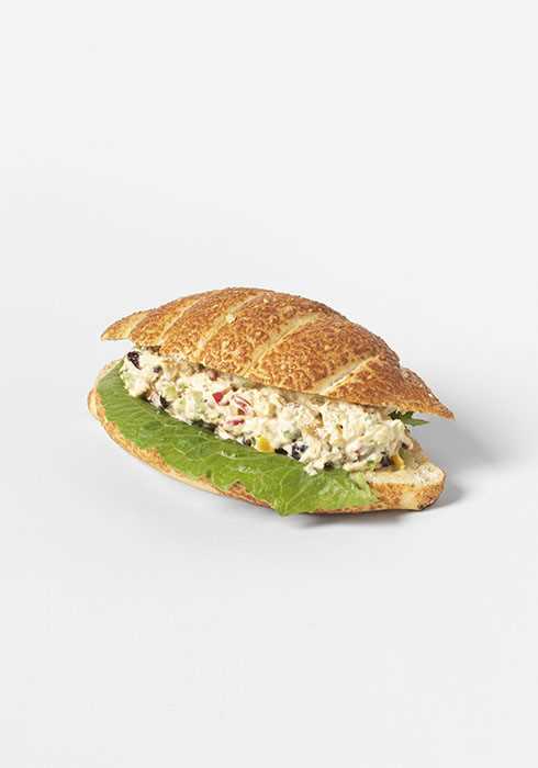 Pan Pesto C/ Ensalada D Pollo Y Arándano