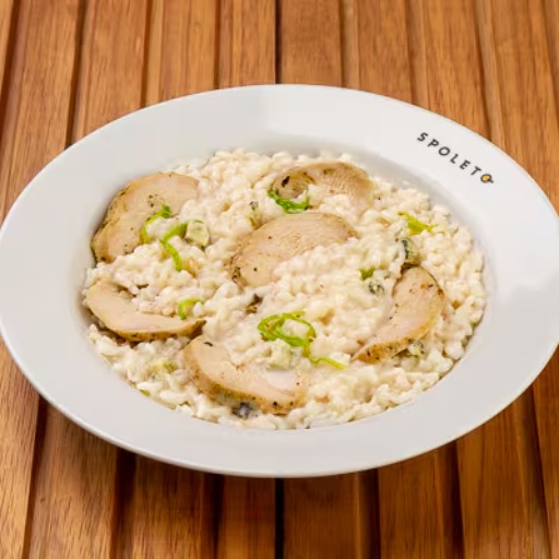 Escolha seu Risotto Spoleto com 200g de arroz importado da Itália acompanhado de molho e itens específicos de cada prato.