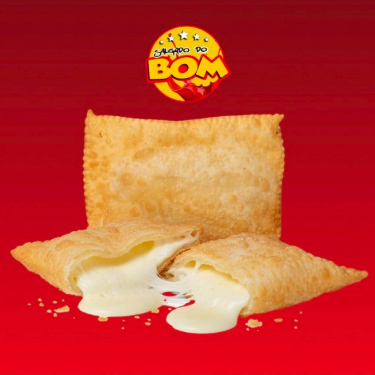 Pastel de Queijo de Feira, recheado com queijo mozarela do bom.