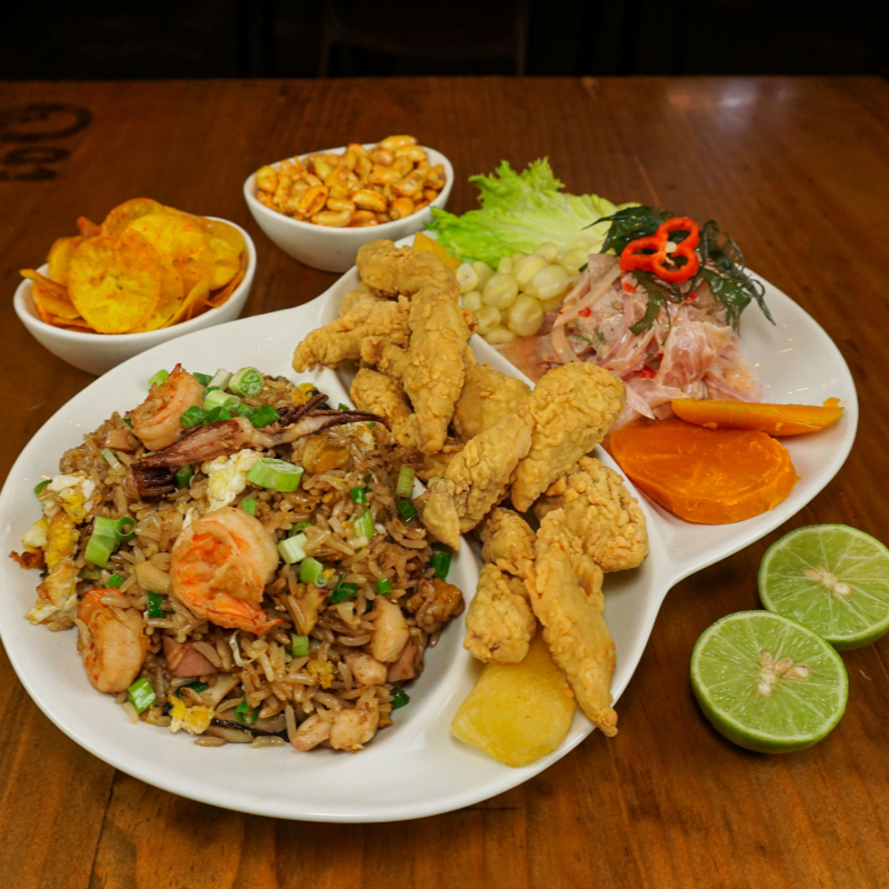 Trío 2 (Ceviche + Chicharrón + Chaufa)