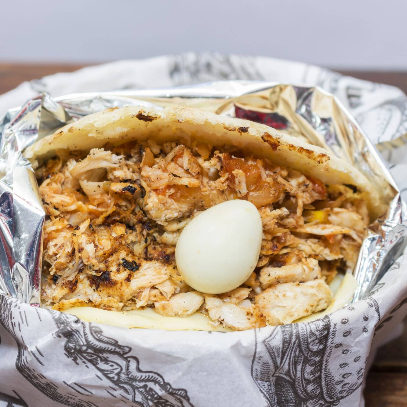 Arepa Con Pollo en Combo