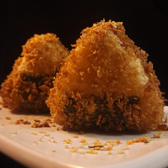 ONIGIRI EMPANIZADO SALMÓN