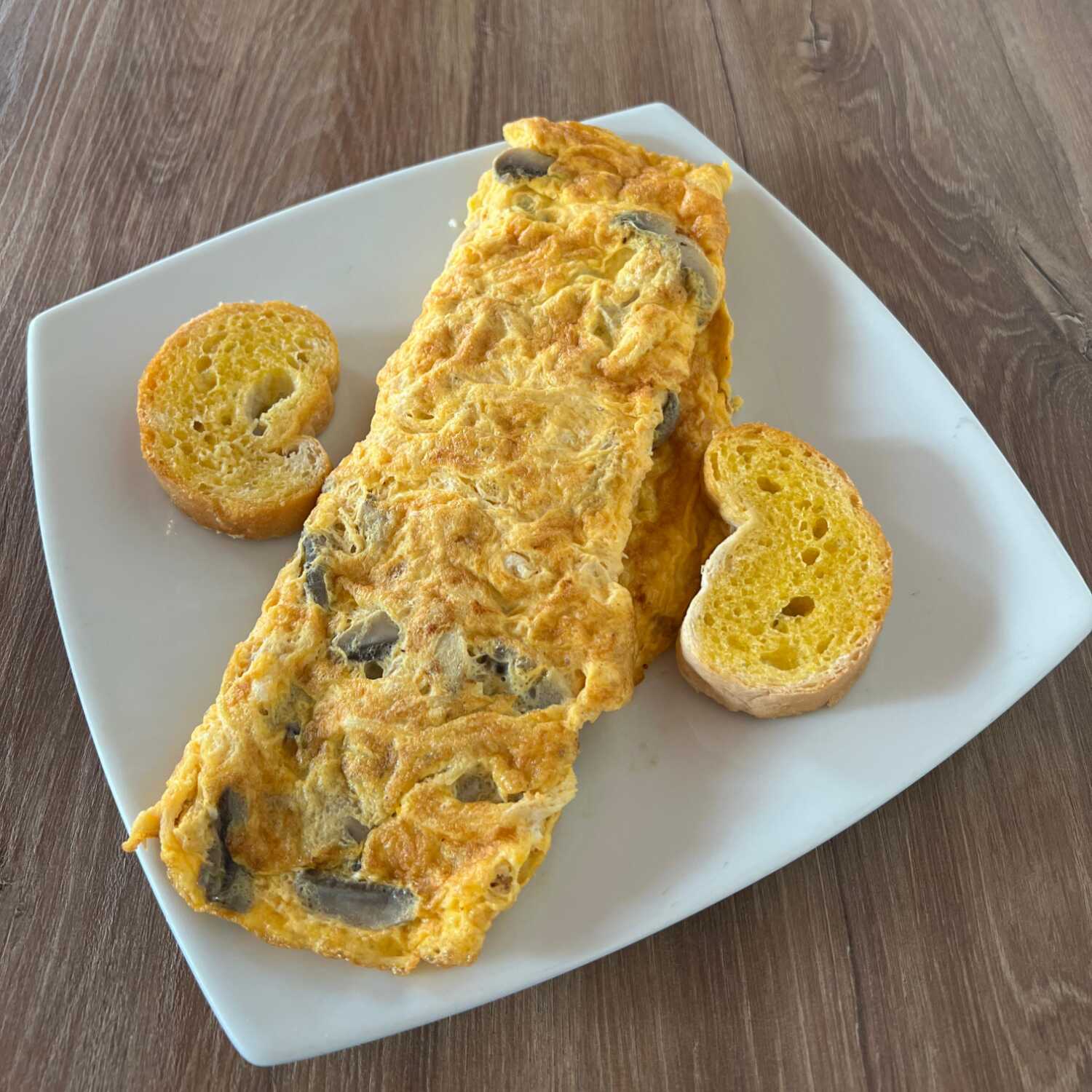 Omelet de Pollo con Champiñones