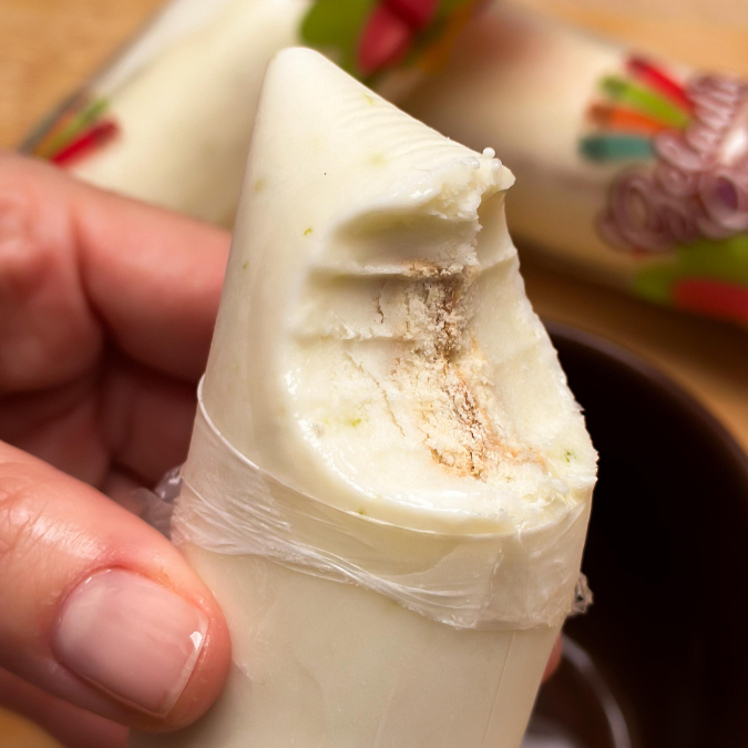 Geladinho Gourmet de Paçoca, com 150 gramas, artesanal, cremoso, delicioso e refrescante.