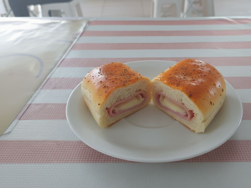 Bauru de Presunto e Queijo