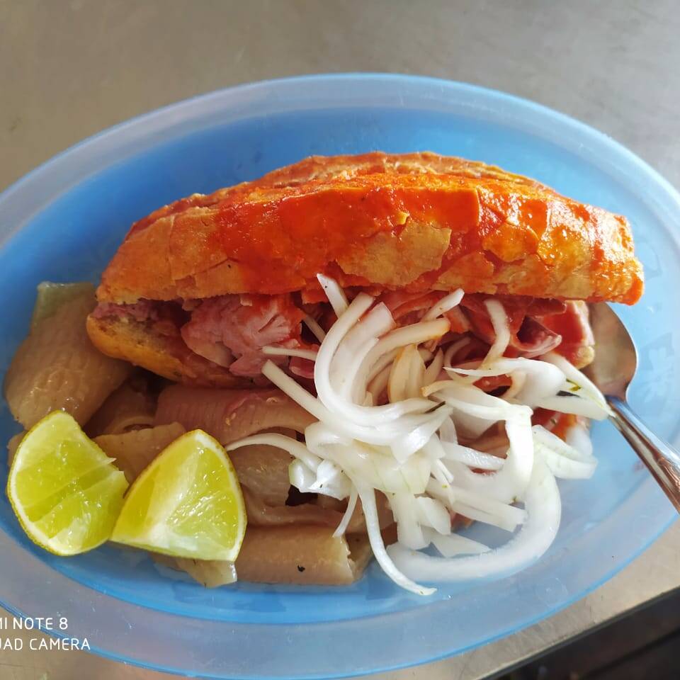 Torta Ahogada de Carnitas