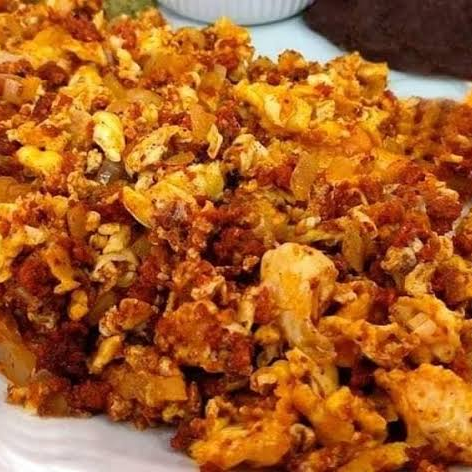 Torta de huevo con longaniza