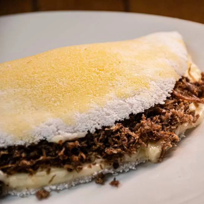 Tapioca leve e crocante, recheada com muito queijo coalho derretido, puxando a cada mordida! Simples, clássica e extremamente saborosa. 😍 📌 Perfeita para qualquer hora | Cremosa | Feita na hora