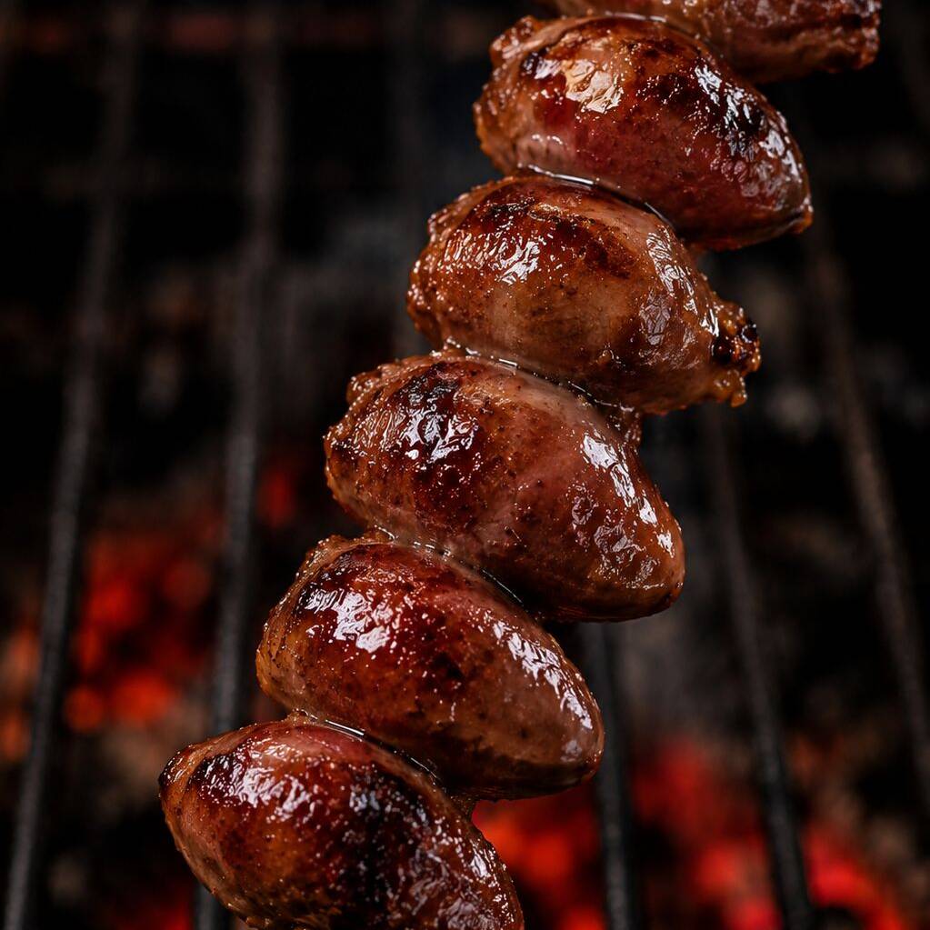 ❤️🔥 ESPETO DE CORAÇÃO – SABOR IRRESISTÍVEL! 🔥❤️
Que tal um espetinho delicioso para deixar seu churrasco ainda melhor? 😋
Nosso espeto de coração é preparado com muito capricho, bem temperado e perfeito para quem ama aquele sabor especial de churrasco!
✅ Espeto saboroso e bem preparado
✅ Ótimo para churrasco, festas e reuniões
✅ Perfeito para acompanhar com farofa, vinagrete e aquele molho especial
✅ Prático e delicioso
🤤 Deu vontade? Então peça já o seu!
📲 Chame pelo chat para consultar preço, quantidade disponível e opções de entrega/retirada.
🔥 Seu churrasco fica muito melhor com um bom espeto de coração!