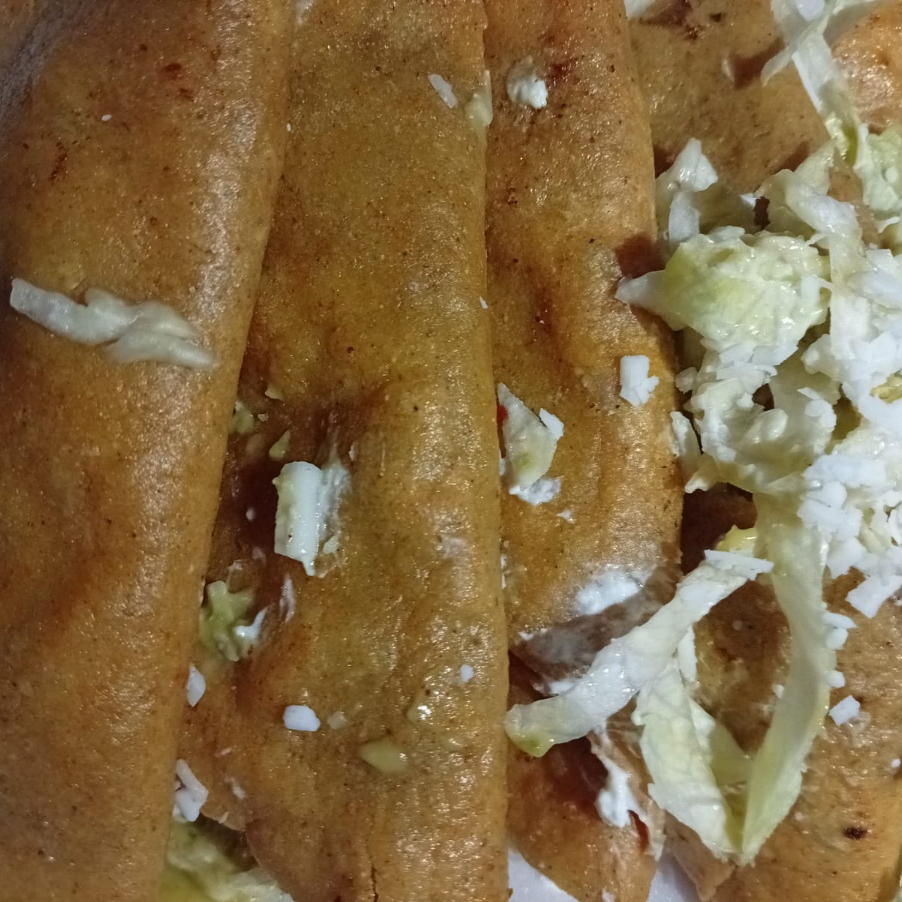 Quesadilla PAPAS con LONGANISA