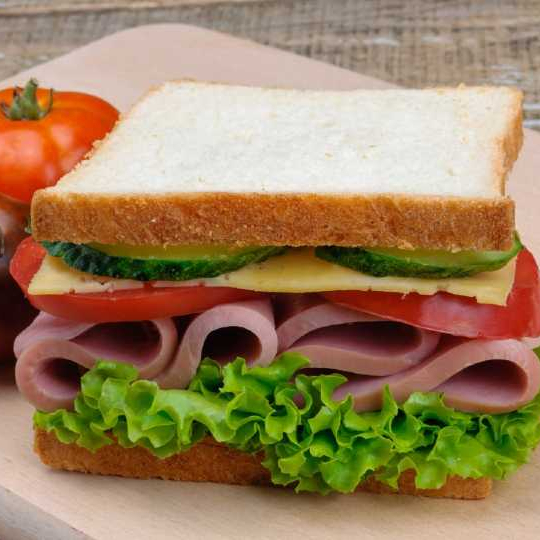 Sandwich Clasico de Jamon