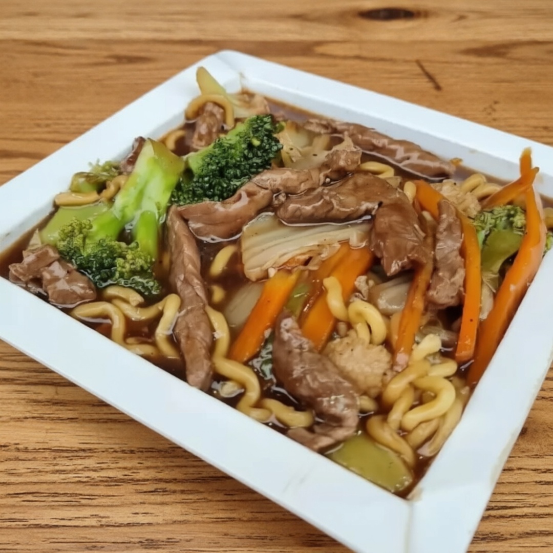 Macarrão, Carne,Cenoura, Brócolis, Couve Flor, Acelga E Molho Tradicional. Contém Glúten ( Se Retirar Algum Ingrediente, O Peso Diminuí )