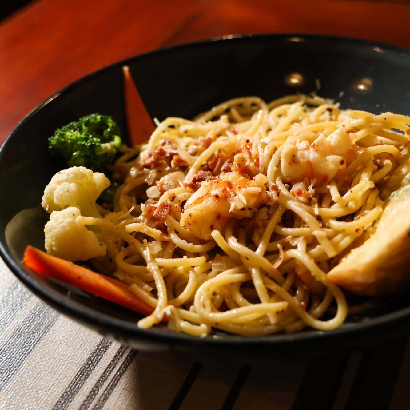Spaguetti con Camarones Alla Griccia