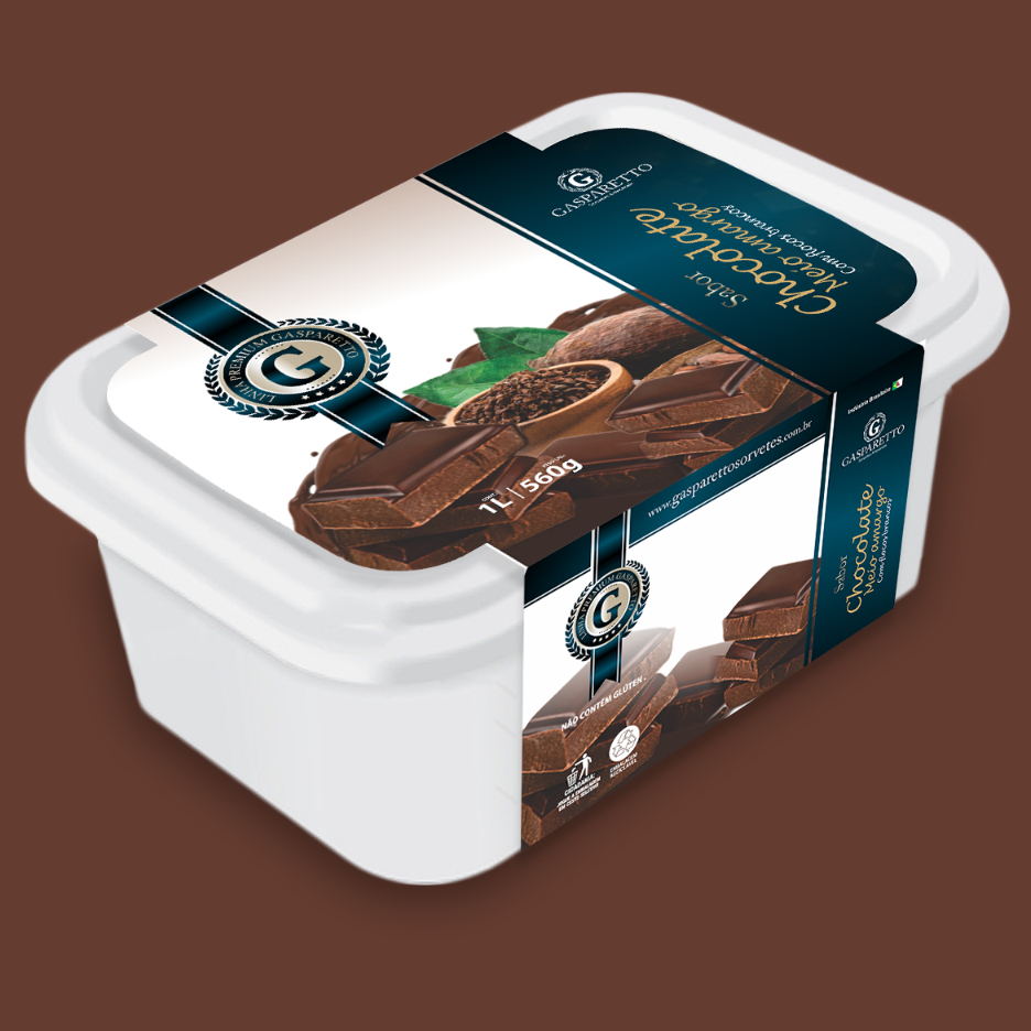 Sorvete artesanal Gasparetto sabor chocolate meio amargo com flocos de chocolate branco. Pote 1L.