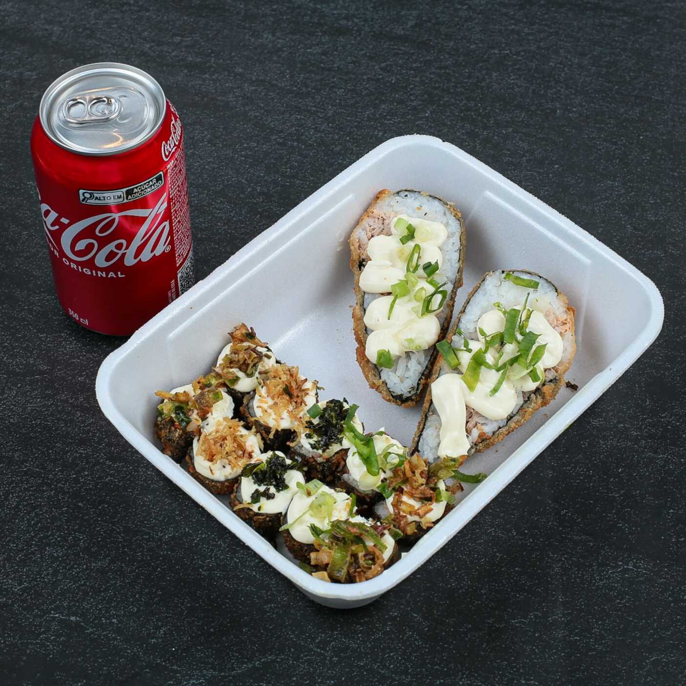 10 hot sortidos, 1 temaki e 1 coca normal