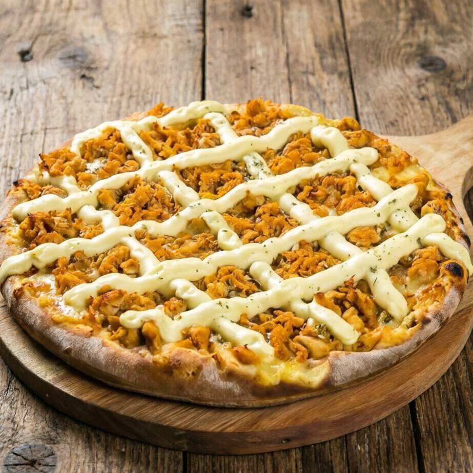 Frango desfiado e cobertura de mussarela