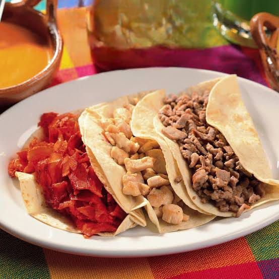 Taco de bistec con tortilla de harina