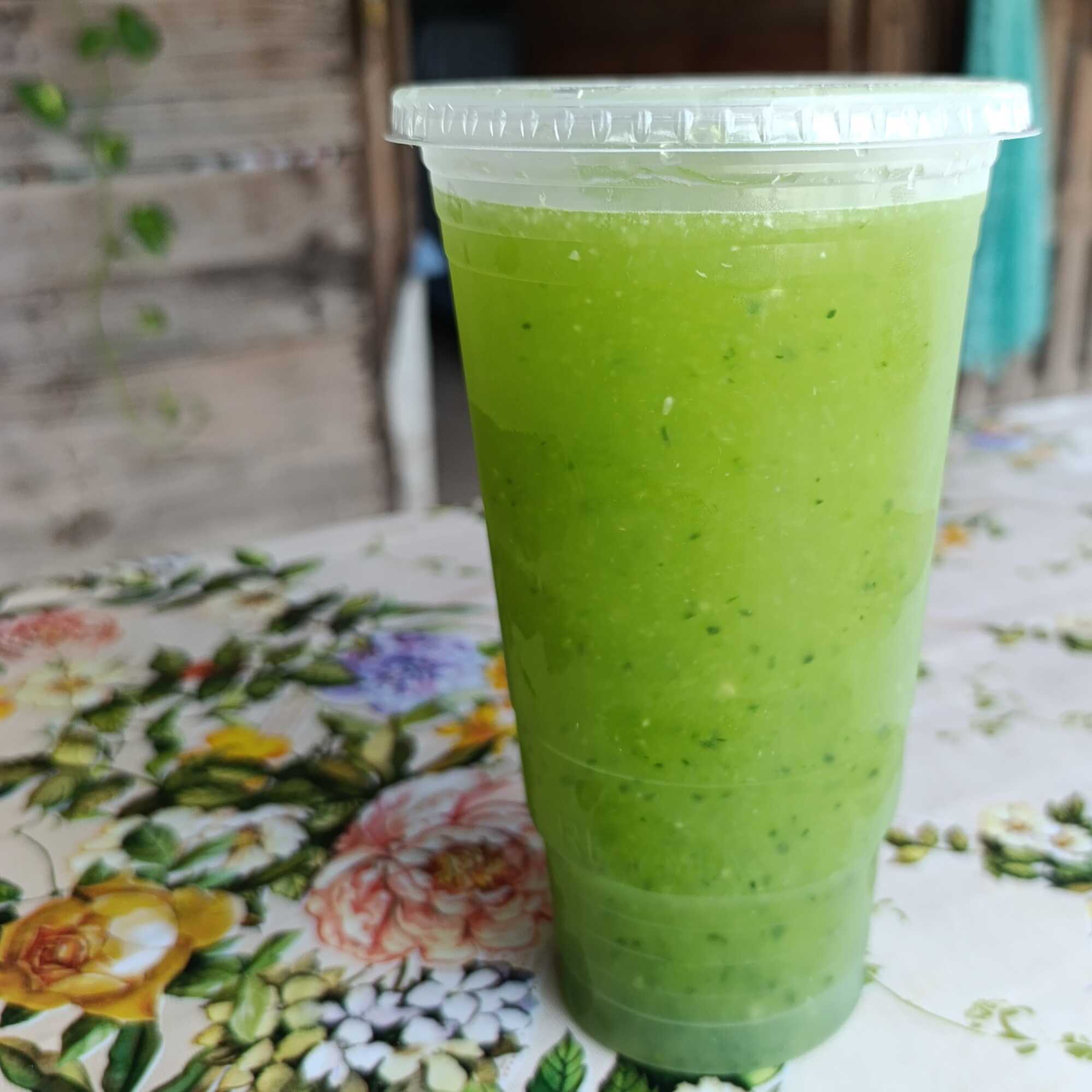 AGUA DE PEPINO CON LIMON