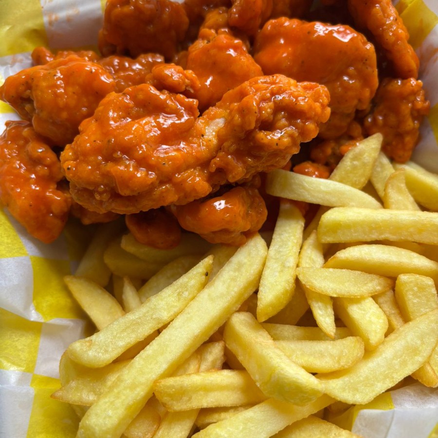 Medio Kilo de Boneless Salsa Búfalo y Papas
