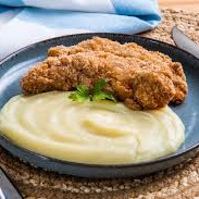 Filé de frango macio, empanado e frito até ficar dourado e crocante. Sabor irresistível que agrada a todos os paladares. "Imagem Ilustrativa"