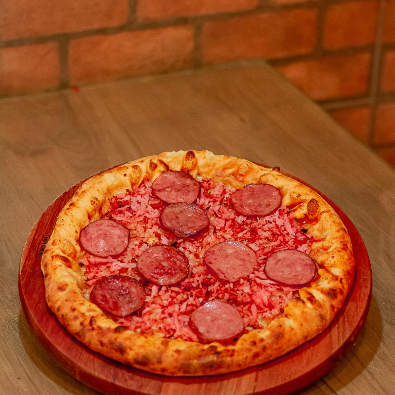 massa,molho,mussarela,presunto calabresa