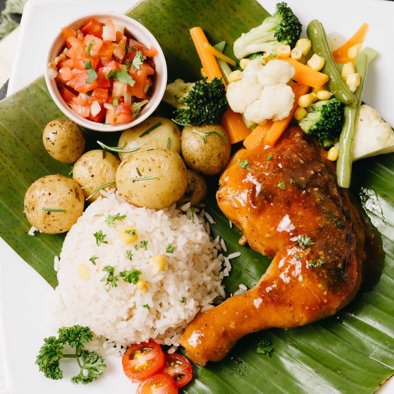 Pollo al Horno + Bebida + 3 Acompañamientos