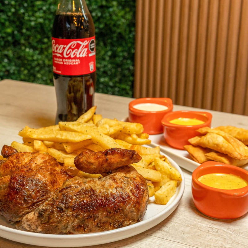 1/2 Pollo + Papas + Tequeños + Salsas + Gaseosa