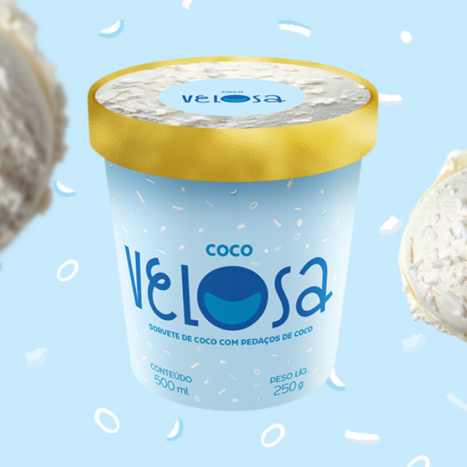 Sorvete de coco com leveza e cremosidade, e a textura envolvente de pedaços de coco.