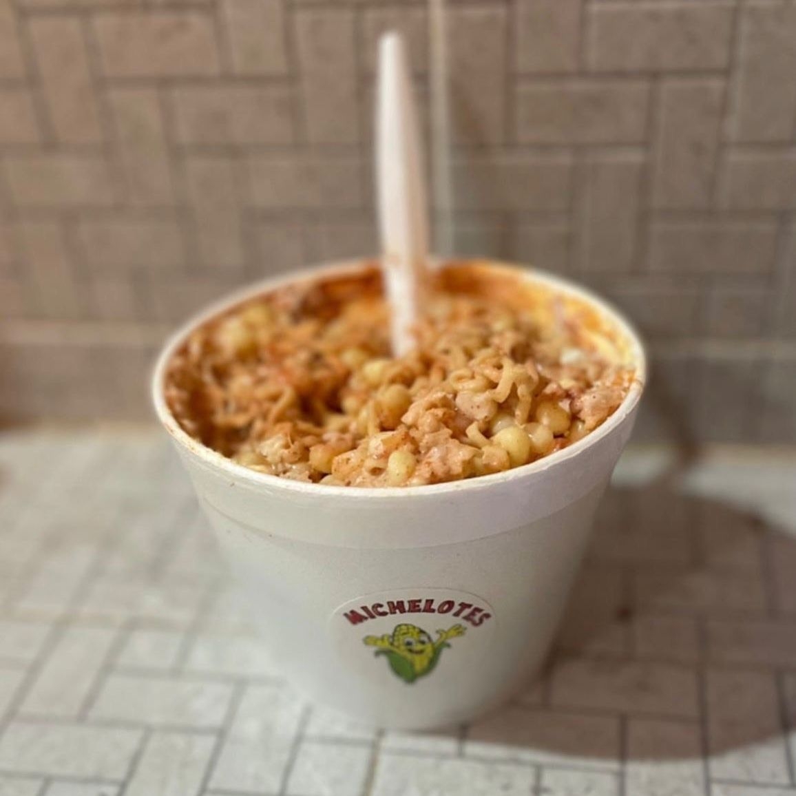 Combo de Maruchan de 1 Litro con Agua Fresca