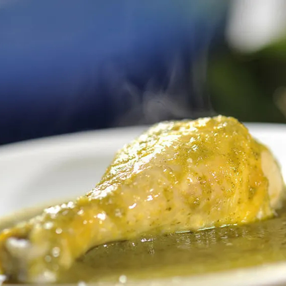 Pollo Horneado en Salsa Verde