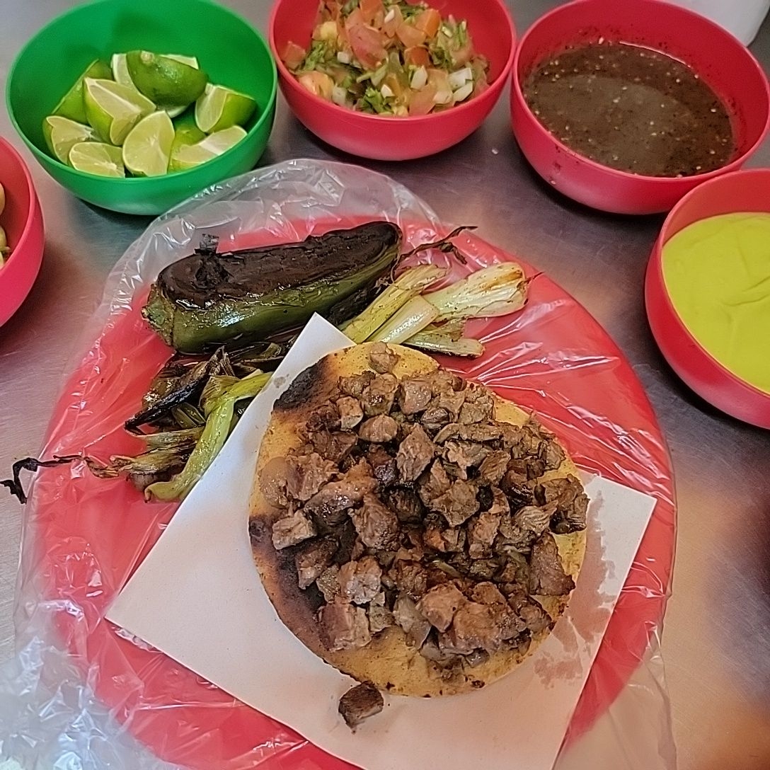 Tostada de Carne Asada