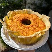 Feito com milho verde direto da roça, sem farinha de trigo, macio e cheio de sabor. O verdadeiro gostinho de infância em cada pedaço! Serve aprox. 8 fatias