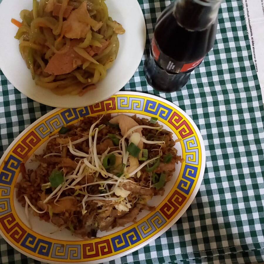 mini super combo arroz y chop suey +bebida
