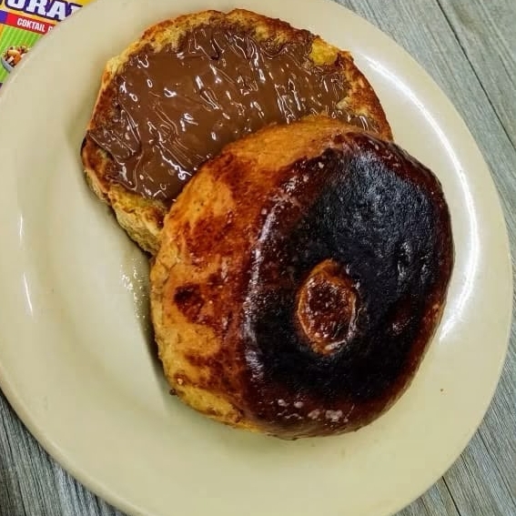 Bistek (nutela, mantequilla o mermelada)