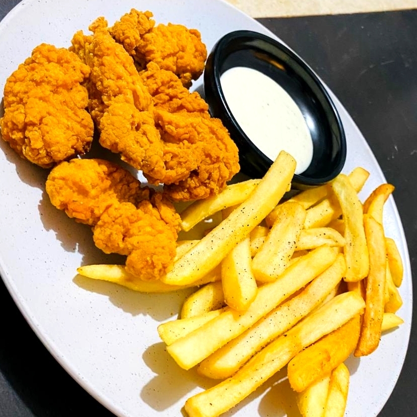 Boneless Kids + Papas Fritas