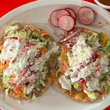 tostada de pollo deshebrado