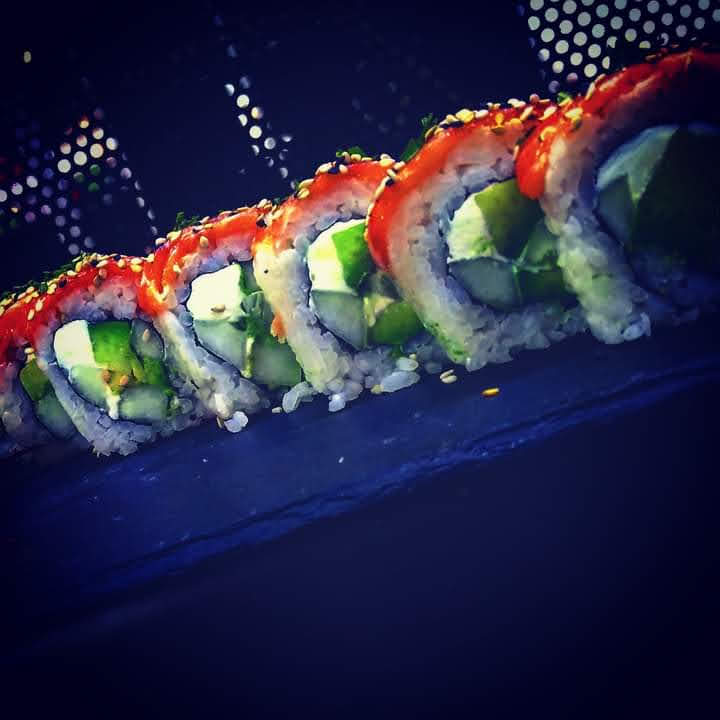 CALIFORNIA ROLL ESPECIAL ( SURIMI )