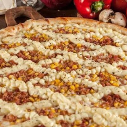 muçarela, molho, frango desfiado, bacon, milho e catupiry