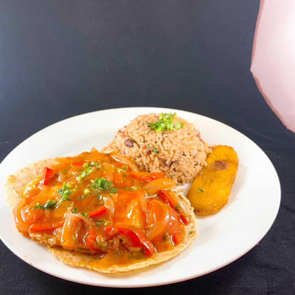 Pinto con Huevos Rancheros