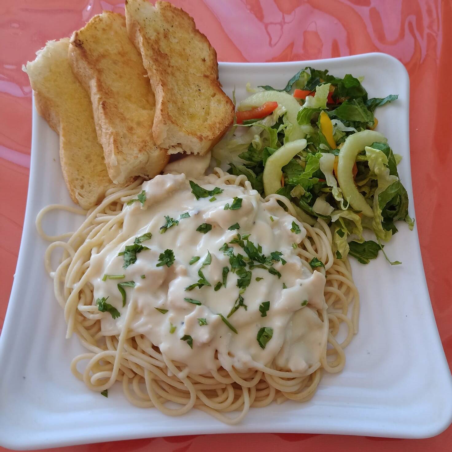 PASTA ALFREDO CON POLLO