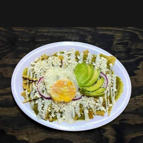 Chilaquiles Verdes con Huevo