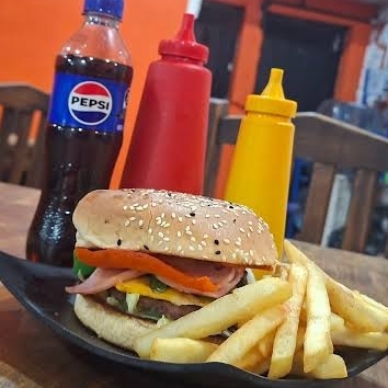 Combo Hamburguesa Mega Hawaiana