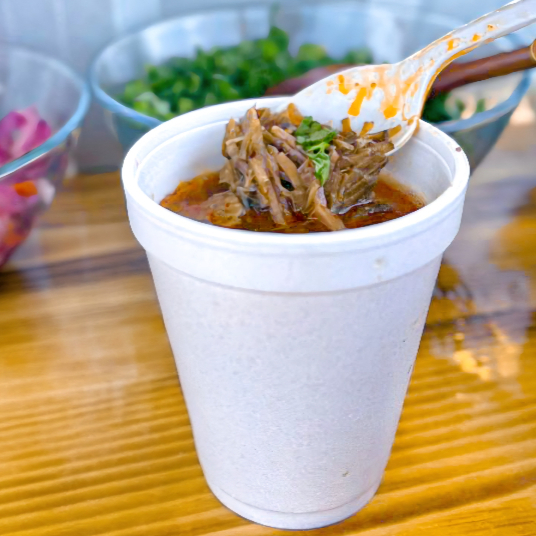Consome Barbacoa Blanca con Carne
