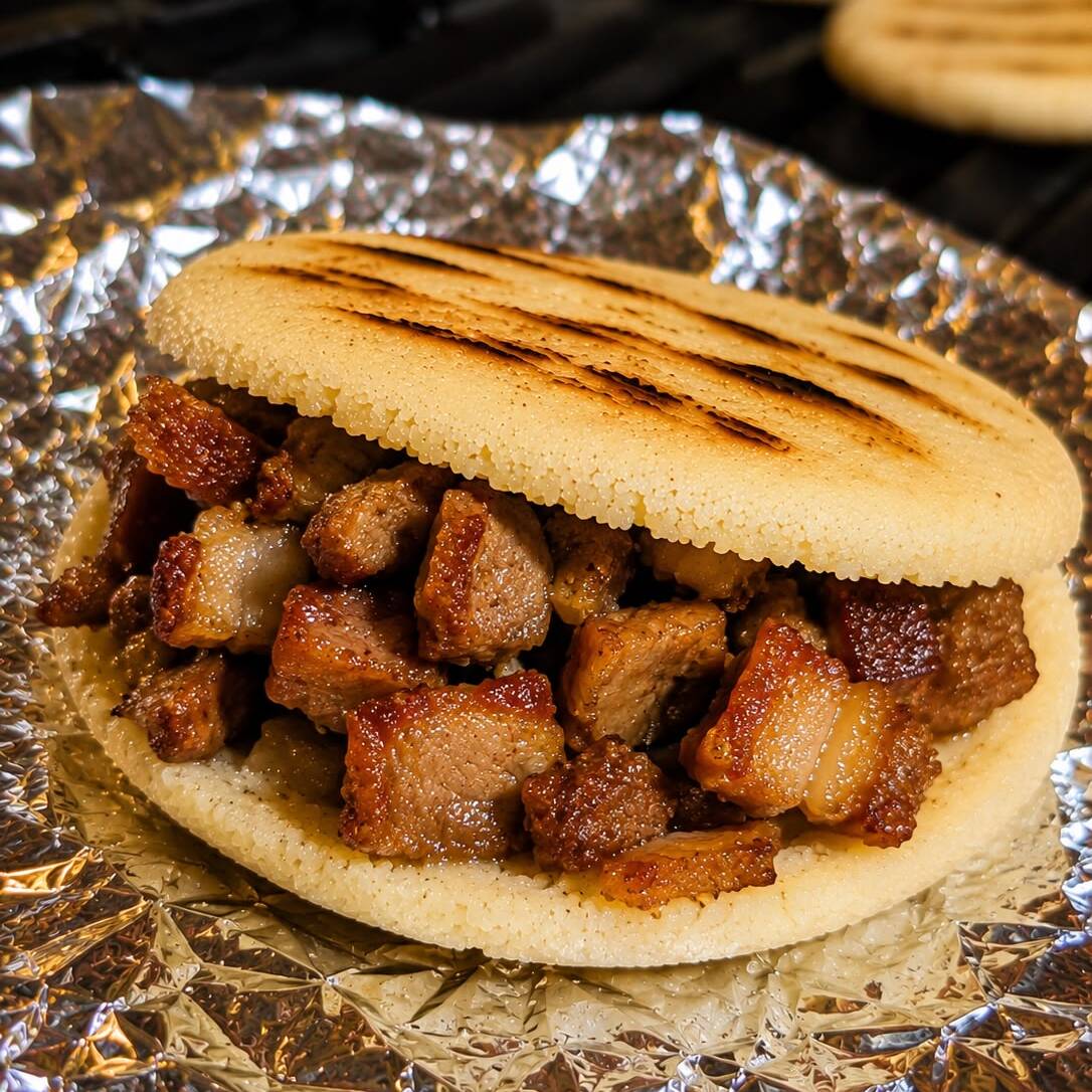 Arepa Solo Chicharrón