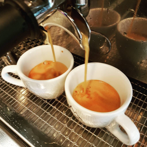 18g de Café Especial + 72ml de Água Quente